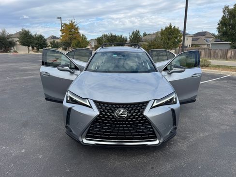 Used 2023 Lexus UX 250h FWD w/ Premium Package image 12