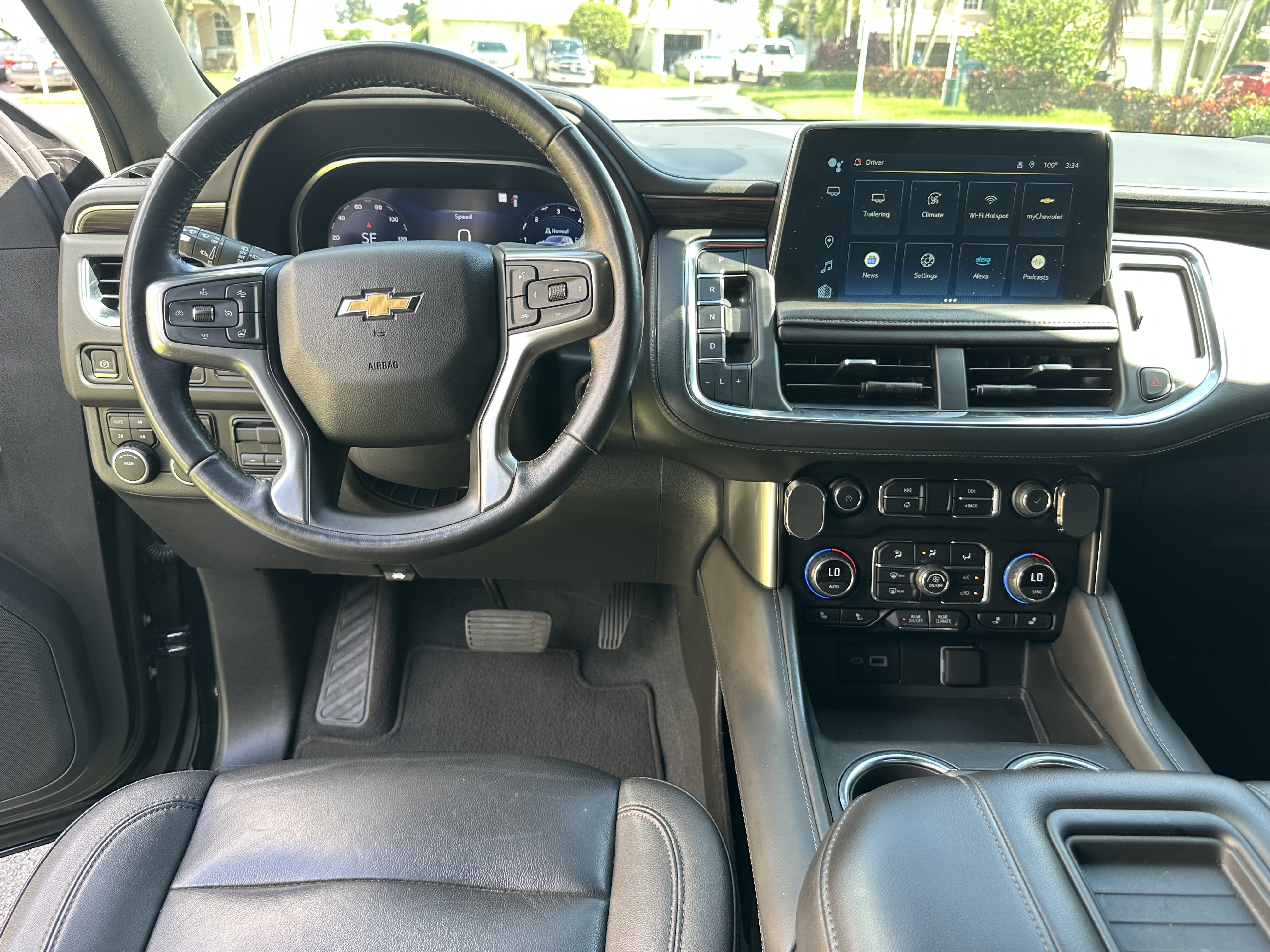 Used 2022 Chevrolet Suburban LT w/ LT Signature Package AWD/4WD image 13