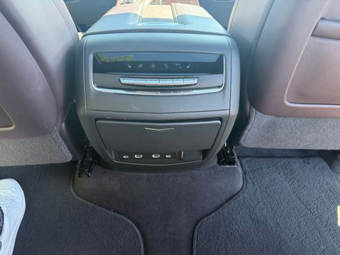 Used 2024 Cadillac Escalade ESV Sport Platinum w/ LPO, ONYX Package image 21