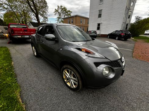 Used 2015 Nissan Juke SV w/ Cold Weather Package image 6