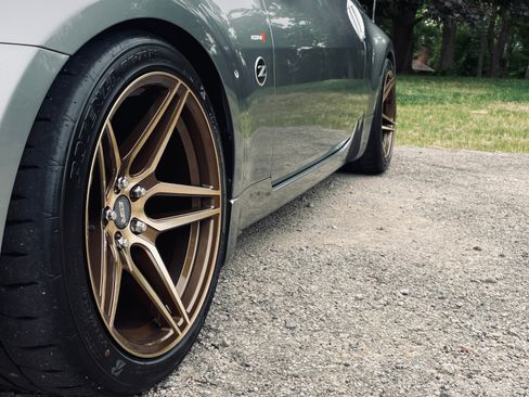 Used 2004 Nissan 350Z Touring w/ Aerodynamics Pkg RWD image 4