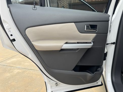 Used 2013 Ford Edge Limited image 16