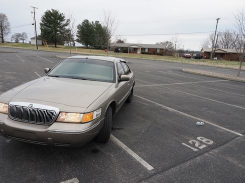 Used 2001 Mercury Grand Marquis GS image 6