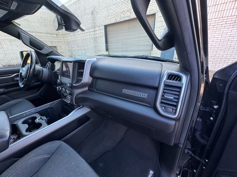 Used 2019 RAM 1500 Big Horn image 29