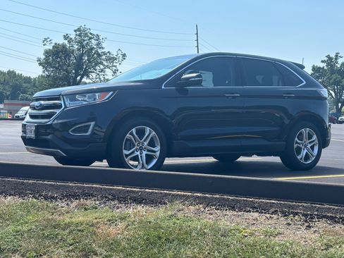 Used 2018 Ford Edge Titanium w/ Technology Package FWD image 1