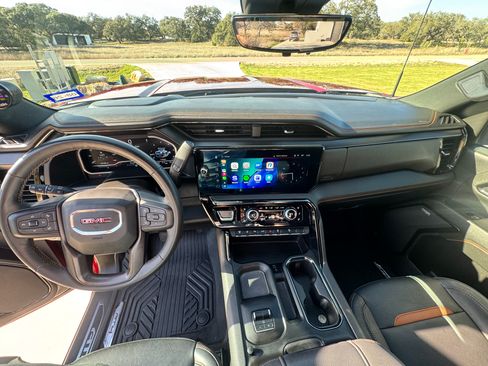 Used 2024 GMC Sierra 2500 AT4 w/ Technology Package image 12