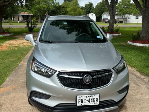 Used 2018 Buick Encore Preferred FWD image 2