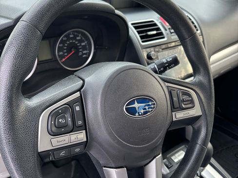 Used 2017 Subaru Forester 2.5i Premium w/ All-Weather Package image 10