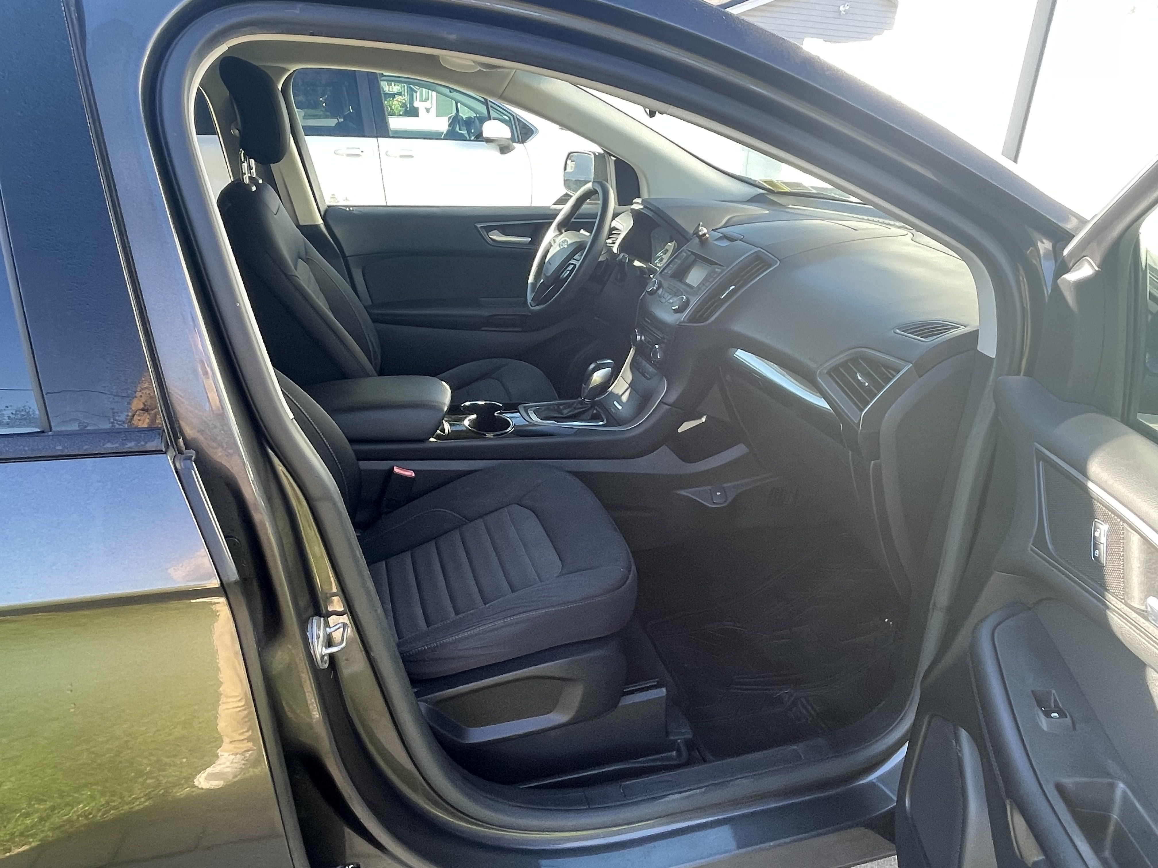 Used 2015 Ford Edge SE FWD image 12
