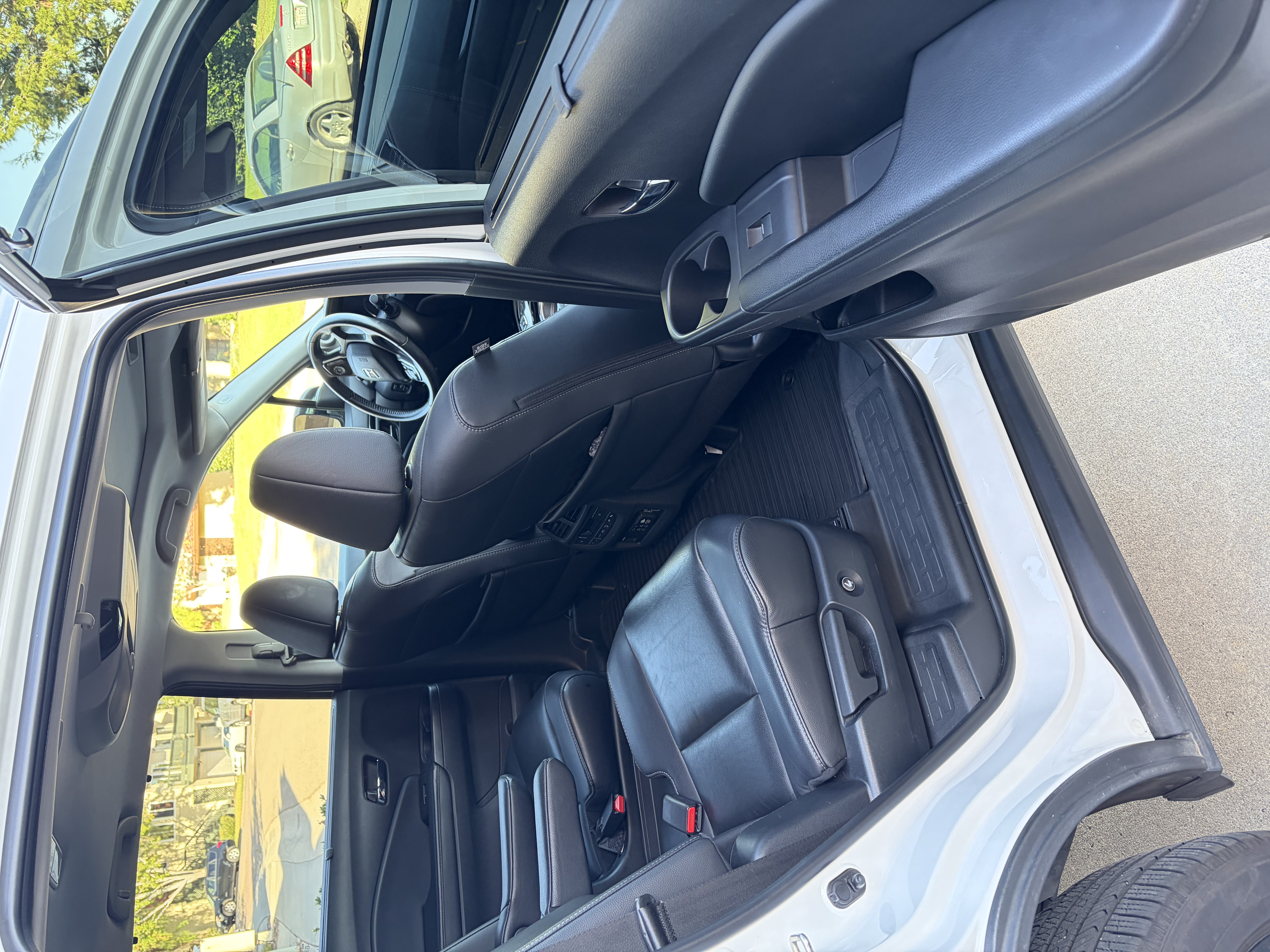 Used 2021 Honda Pilot Touring image 8