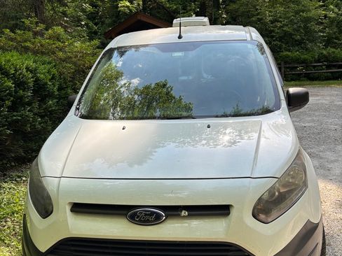 Used 2018 Ford Transit Connect XL image 4