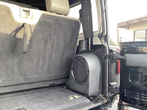 Used 2010 Jeep Wrangler Rubicon w/ PWR Convenience Group AWD/4WD image 20