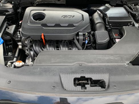 Used 2016 Hyundai Sonata Limited w/ Option Group 05 image 15