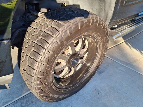 Used 2013 GMC Sierra 2500 Denali w/ Suspension Package, Off-Road image 8