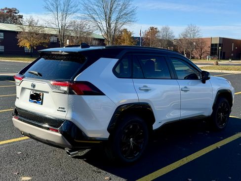 Used 2023 Toyota RAV4 XSE image 5