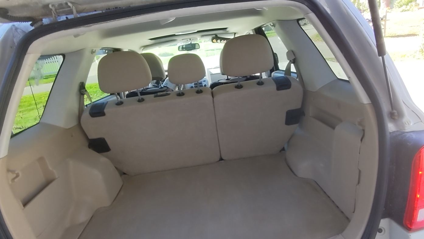 Used 2011 Ford Escape XLT w/ 201A Rapid Spec Order Code FWD image 16