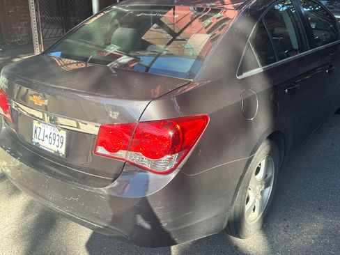 Used 2011 Chevrolet Cruze LT image 8