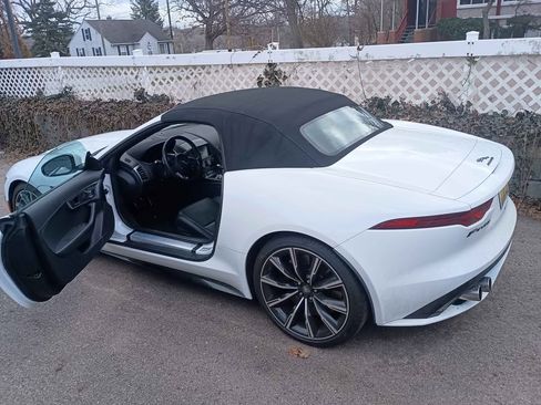 Used 2021 Jaguar F-TYPE R image 5