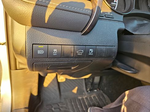 Used 2023 Toyota Camry SE image 19