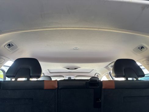 Used 2017 Volvo V60 T5 Cross Country Platinum w/ Climate Package image 12