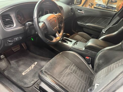 Used 2018 Dodge Charger R/T RWD image 4