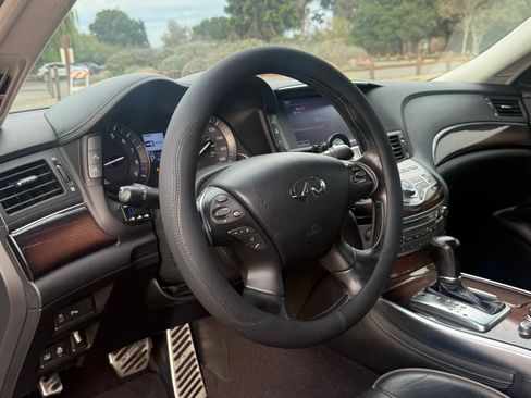 Used 2013 INFINITI M37 w/ Premium Pkg RWD image 9