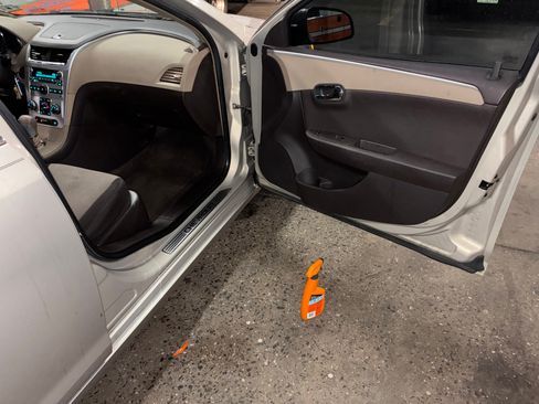 Used 2009 Chevrolet Malibu LS FWD image 14
