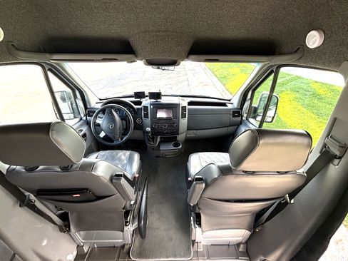 Used 2015 Mercedes-Benz Sprinter 2500 image 17