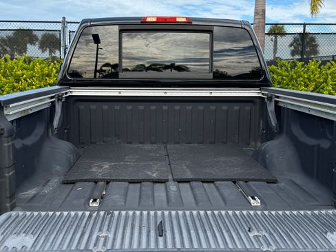 Used 2010 Nissan Titan SE w/ SE Premium Utility Pkg image 6