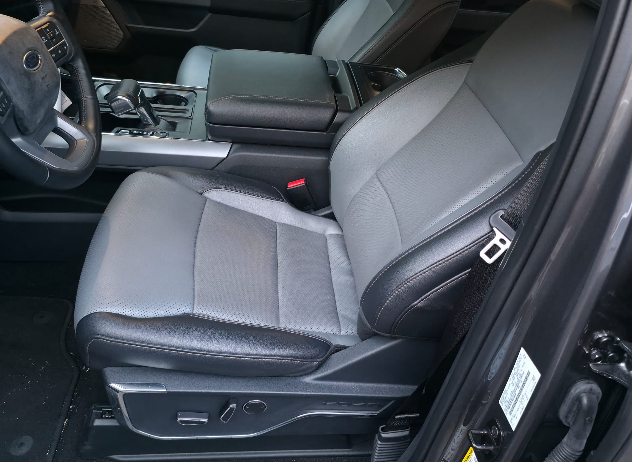 Used 2023 Ford F150 Lightning Lariat AWD/4WD image 9