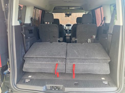 Used 2016 Ford Transit Connect XLT image 5