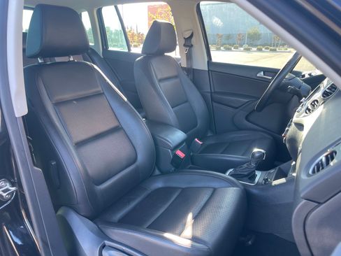 Used 2014 Volkswagen Tiguan SE image 12