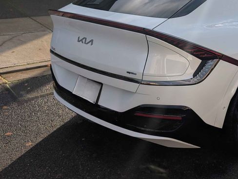 Used 2022 Kia EV6 GT-Line w/ GT-Line Suede Seat Package image 9