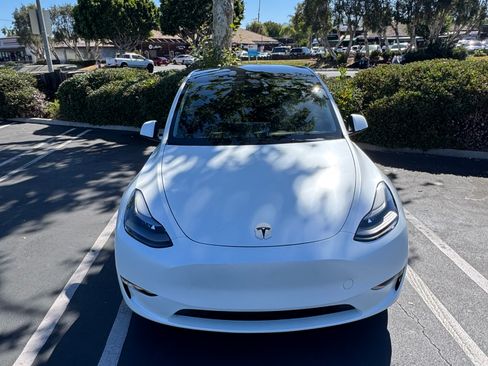 Used 2023 Tesla Model Y Long Range AWD/4WD image 14