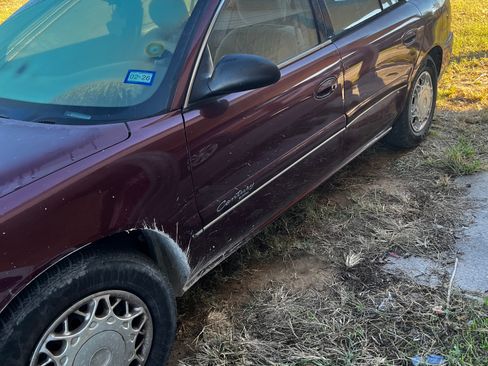 Used 1998 Buick Century Custom image 15