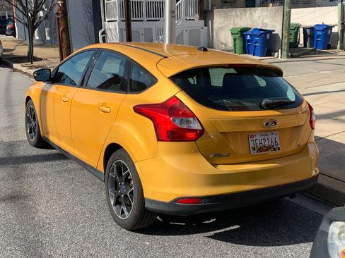 Used 2012 Ford Focus SE w/ SE Sport Pkg image 8