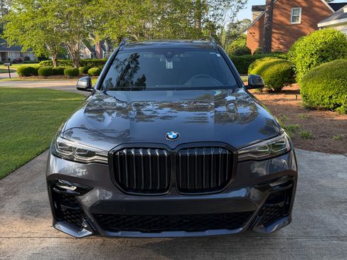 Used 2022 BMW X7 xDrive40i w/ M Sport Package image 2