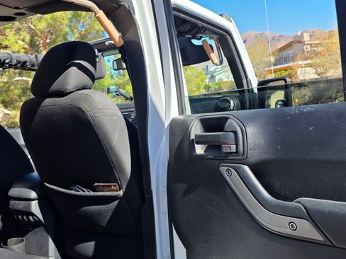 Used 2015 Jeep Wrangler Unlimited Sport w/ Quick Order Package 24S image 10