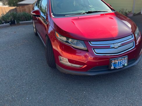 Used 2012 Chevrolet Volt Premium w/ Premium Trim Package image 1