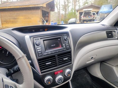 Used 2012 Subaru Forester 2.5X Limited image 10