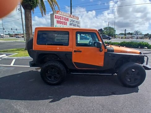 Used 2012 Jeep Wrangler Rubicon w/ PWR Convenience Group image 6