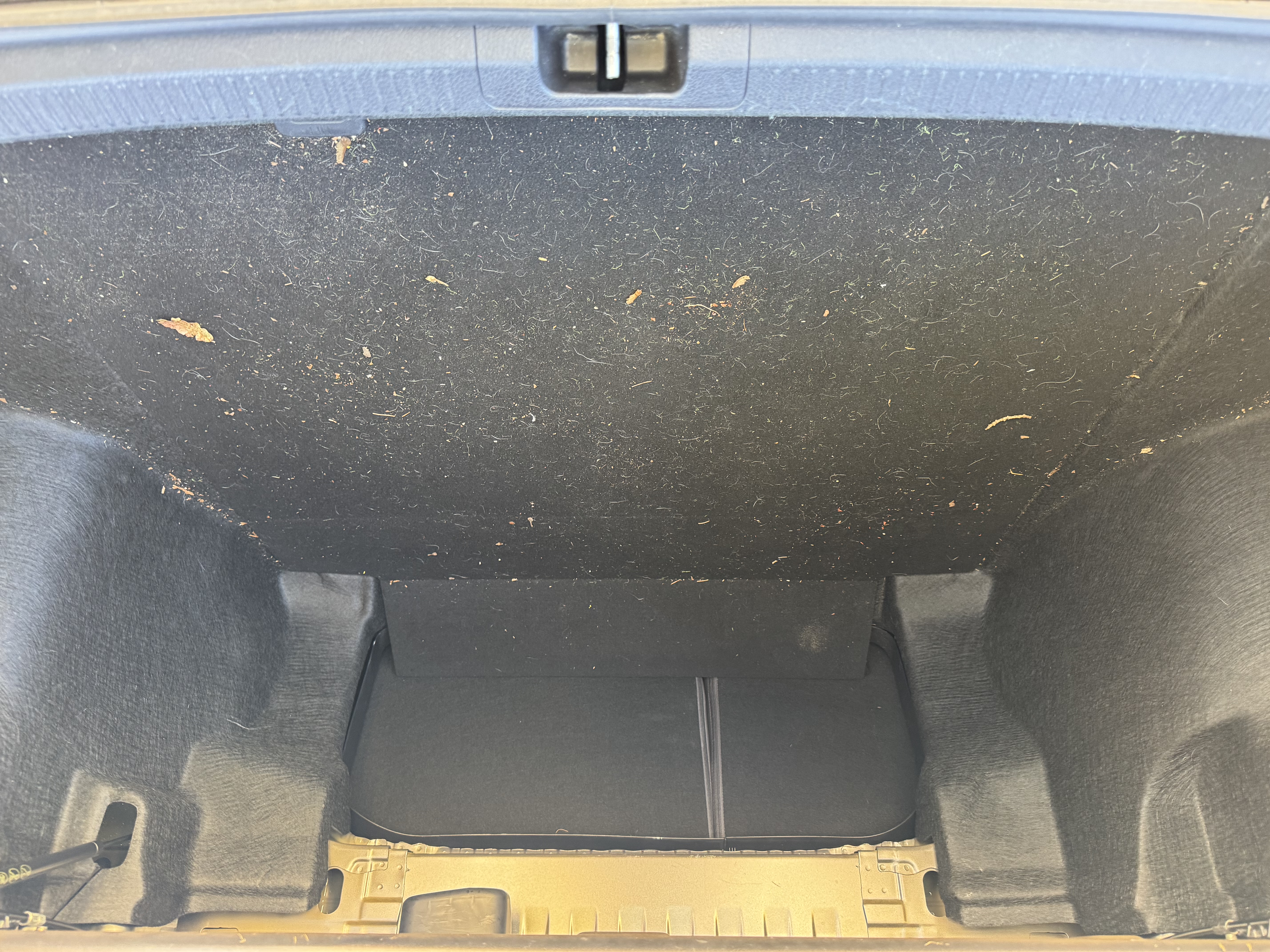 Used 2019 Toyota Camry LE FWD image 28