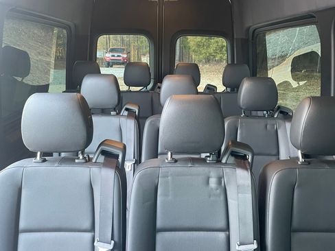 Used 2019 Mercedes-Benz Sprinter 2500 image 11