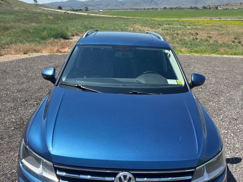 Used 2018 Volkswagen Tiguan SEL AWD/4WD image 1
