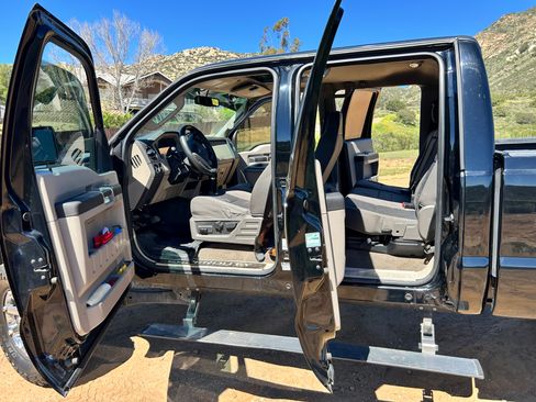 Used 2009 Ford F250 XLT image 11