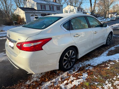 Used 2016 Nissan Altima 2.5 SV image 4