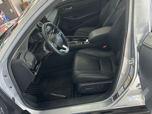 Used 2024 Honda Accord Touring image 23