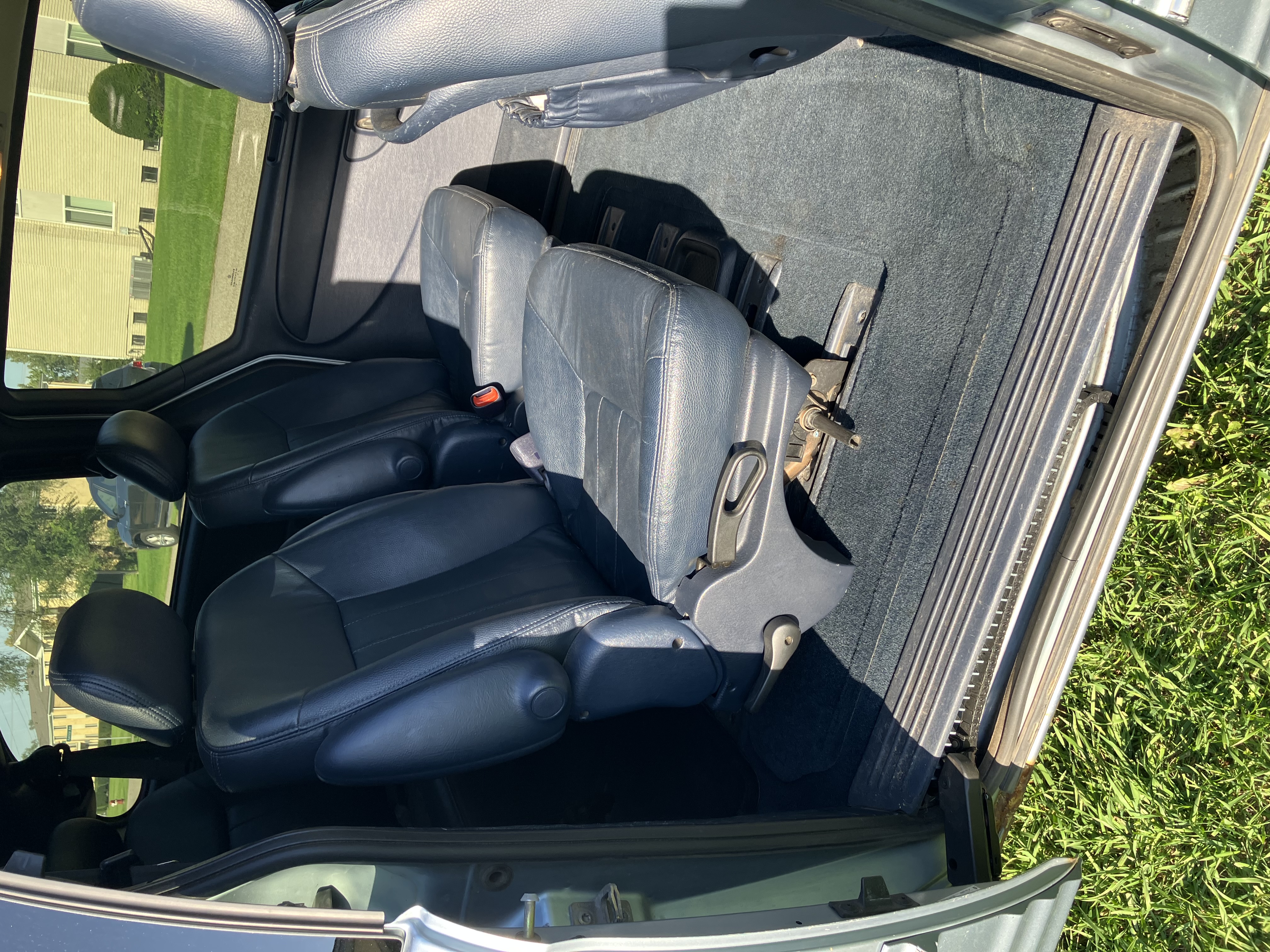 Used 2002 Chrysler Town & Country LXi FWD image 16
