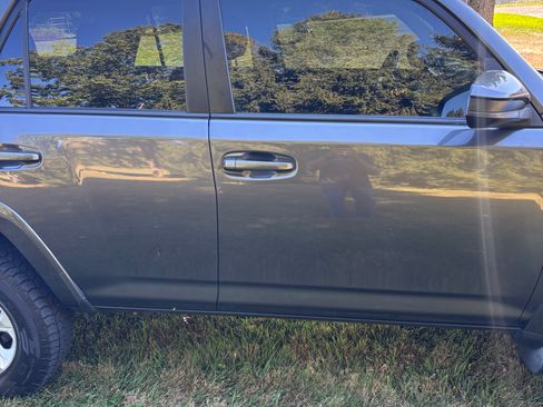 Used 2015 Toyota 4Runner SR5 image 5