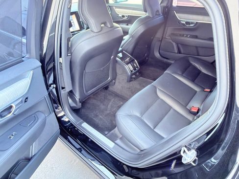 Used 2023 Volvo S90 B6 Plus image 9